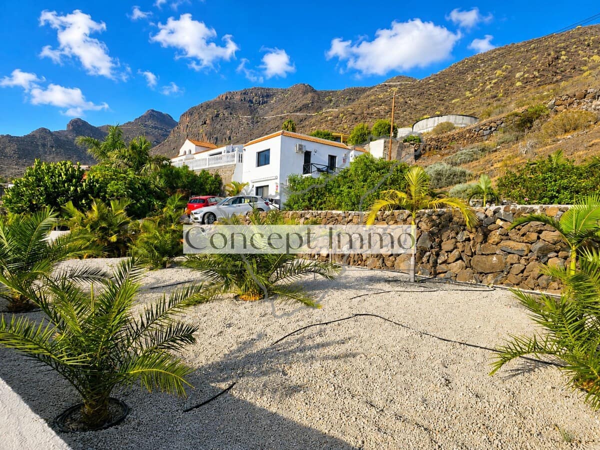 5 bedroom Commercial for sale in Santiago del Teide with pool garage - € 1,950,000 (Ref: 10112230)