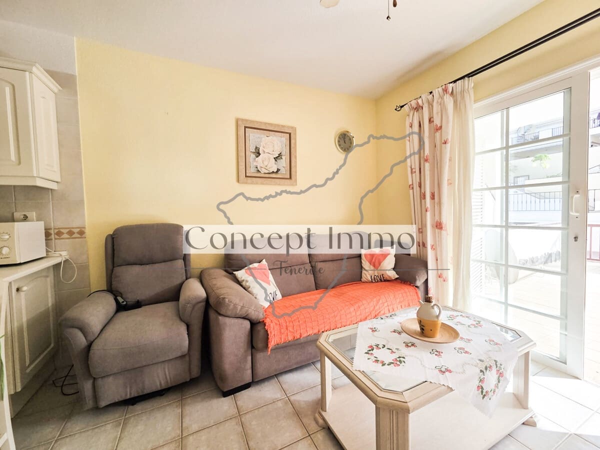 Piso de 1 habitación en Los Cristianos en venta con piscina - 255.000 € (Ref: 10182046)