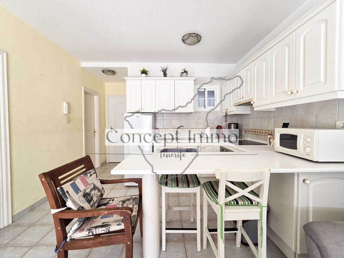 Piso de 1 habitación en Los Cristianos en venta con piscina - 255.000 € (Ref: 10182046)