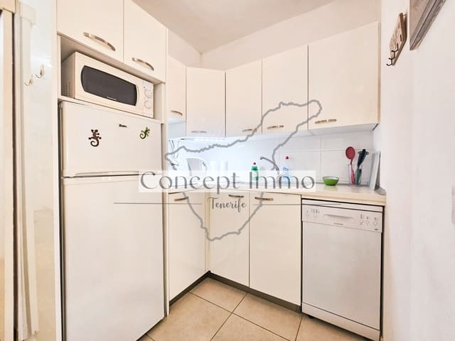 2 slaapkamer Flat te koop in Los Cristianos, Arona met zwembad garage - € 269.000 (Ref: 10183928)
