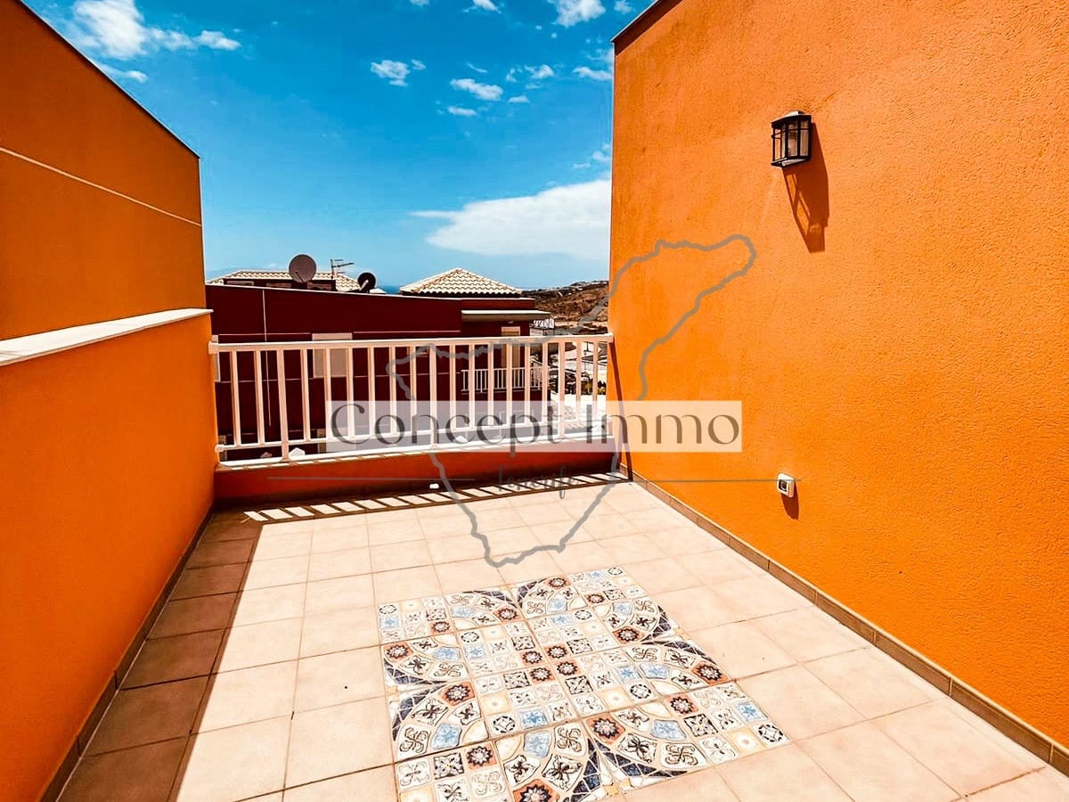4 soveværelse Byhus til salg i Los Cristianos med swimmingpool garage - € 795.000 (Ref: 8177193)