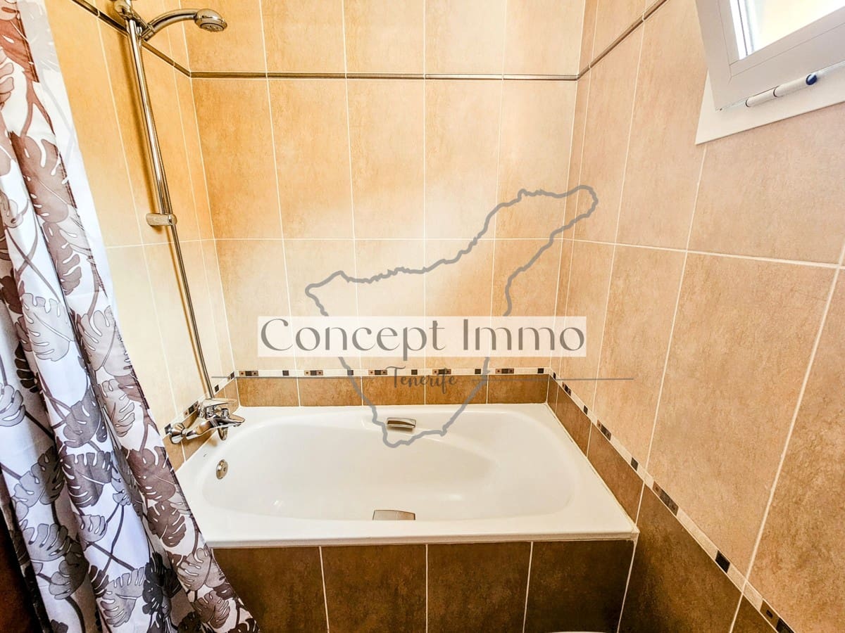 4 soveværelse Byhus til salg i Los Cristianos med swimmingpool garage - € 795.000 (Ref: 8177193)