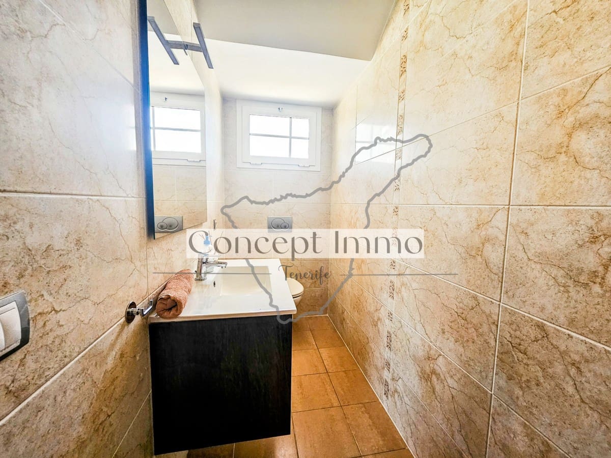 4 soveværelse Byhus til salg i Los Cristianos med swimmingpool garage - € 795.000 (Ref: 8177193)