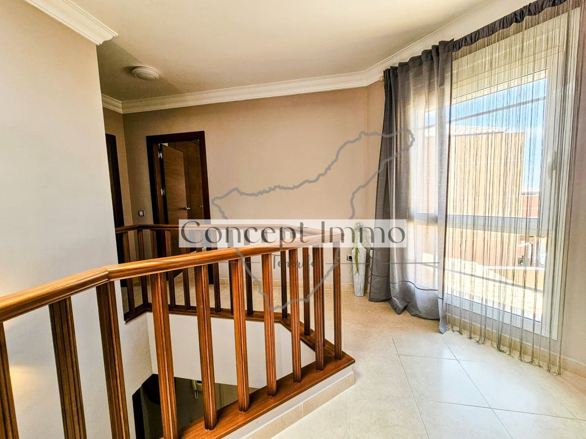 4 soveværelse Byhus til salg i Los Cristianos med swimmingpool garage - € 795.000 (Ref: 8177193)