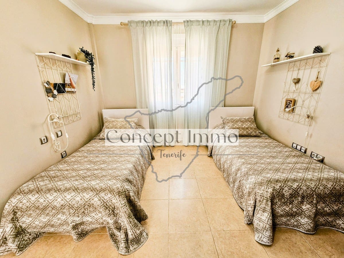 4 soveværelse Byhus til salg i Los Cristianos med swimmingpool garage - € 795.000 (Ref: 8177193)