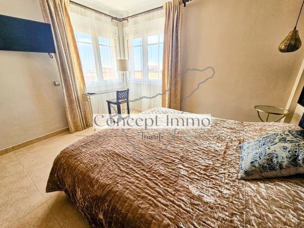 4 soveværelse Byhus til salg i Los Cristianos med swimmingpool garage - € 795.000 (Ref: 8177193)