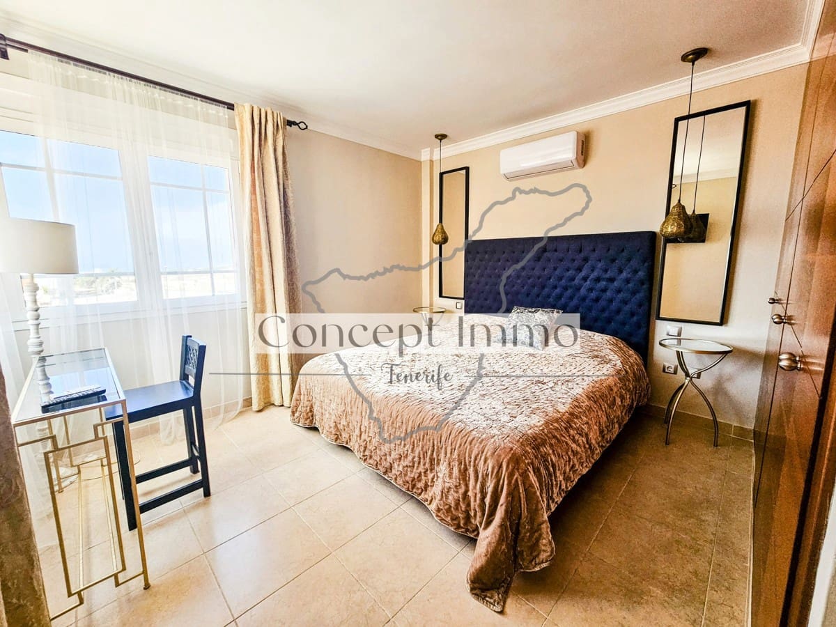 4 soveværelse Byhus til salg i Los Cristianos med swimmingpool garage - € 795.000 (Ref: 8177193)