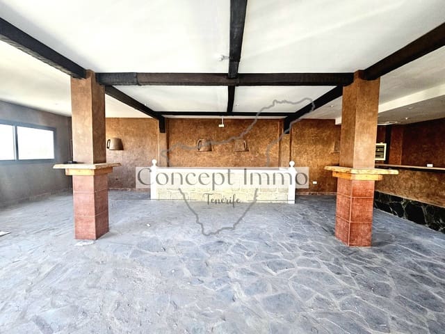 2 bedroom Business for sale in Costa del Silencio, Arona with pool - € 299,000 (Ref: 9008802)