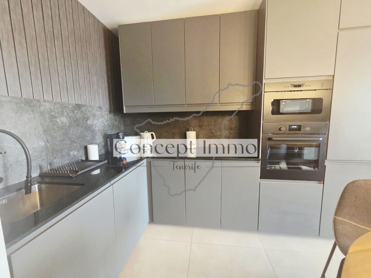 2 soveværelse Lejlighed til salg i Playa Paraiso med swimmingpool garage - € 320.000 (Ref: 9096375)