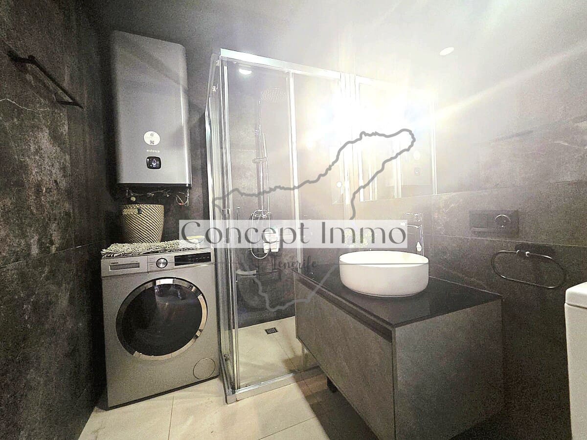 2 soveværelse Lejlighed til salg i Playa Paraiso med swimmingpool garage - € 320.000 (Ref: 9096375)