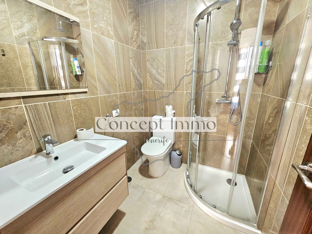 5 soveværelse Villa til salg i Costa Adeje med swimmingpool garage - € 600.000 (Ref: 9151093)