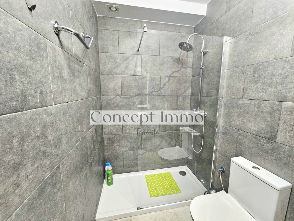 5 soveværelse Villa til salg i Costa Adeje med swimmingpool garage - € 600.000 (Ref: 9151093)