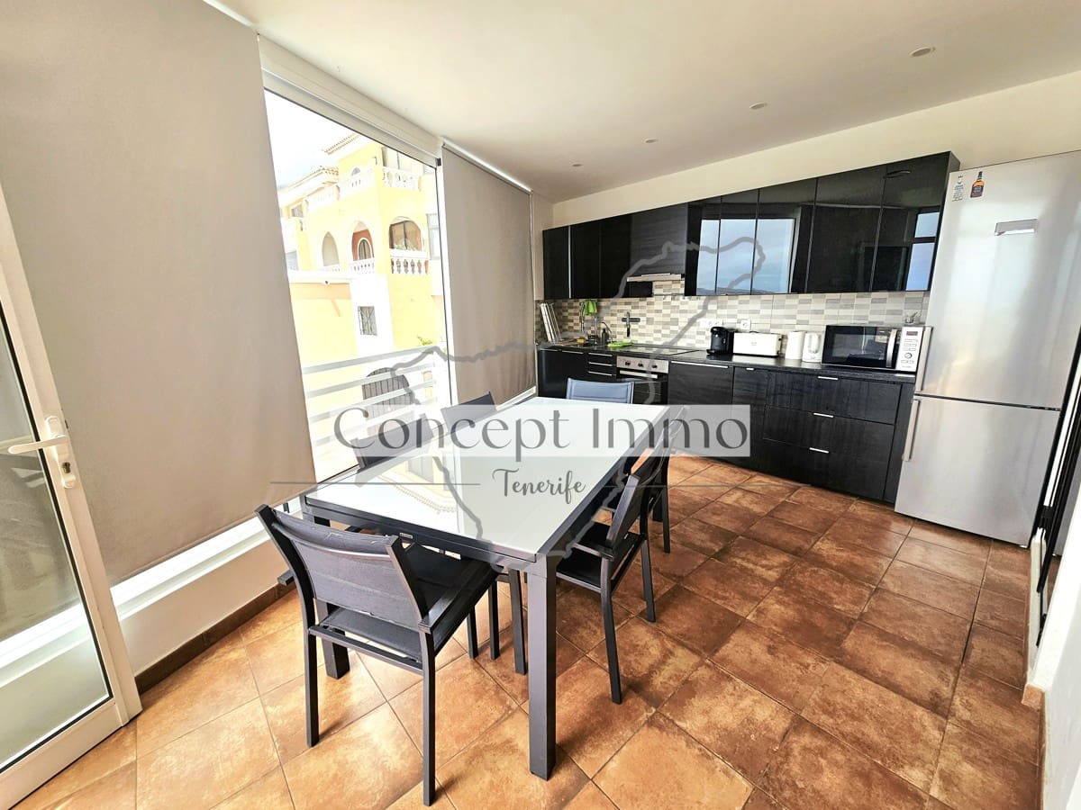 5 soveværelse Villa til salg i Costa Adeje med swimmingpool garage - € 600.000 (Ref: 9151093)