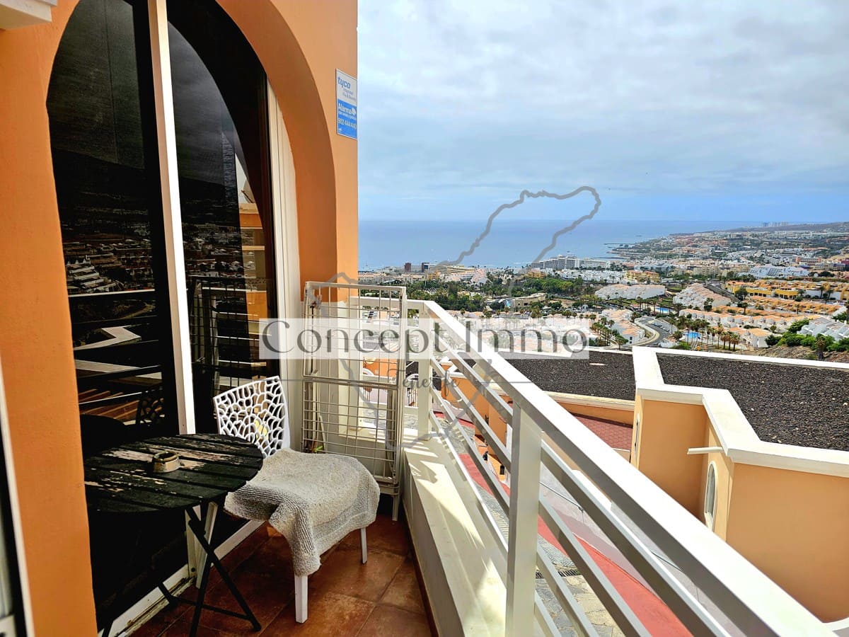 5 soveværelse Villa til salg i Costa Adeje med swimmingpool garage - € 600.000 (Ref: 9151093)