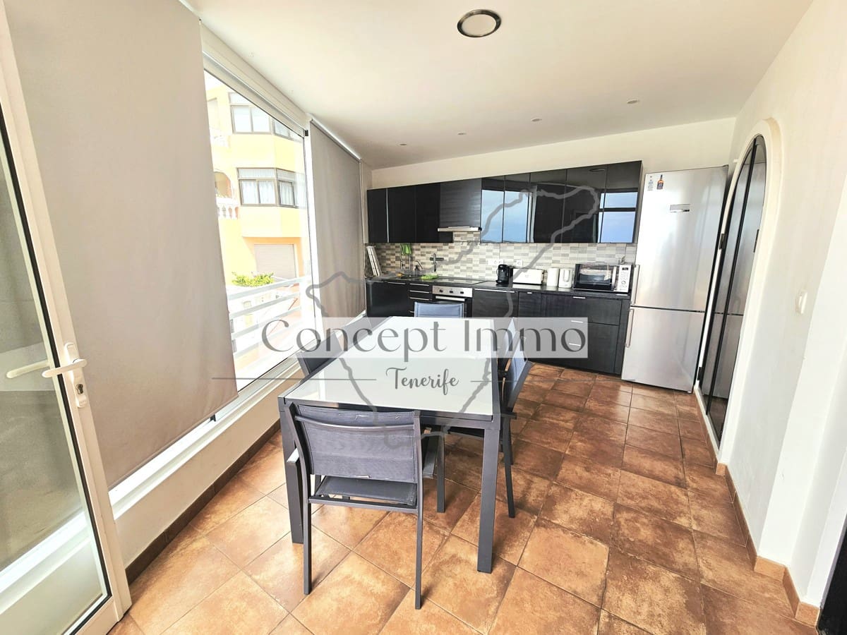 5 soveværelse Villa til salg i Costa Adeje med swimmingpool garage - € 600.000 (Ref: 9151093)