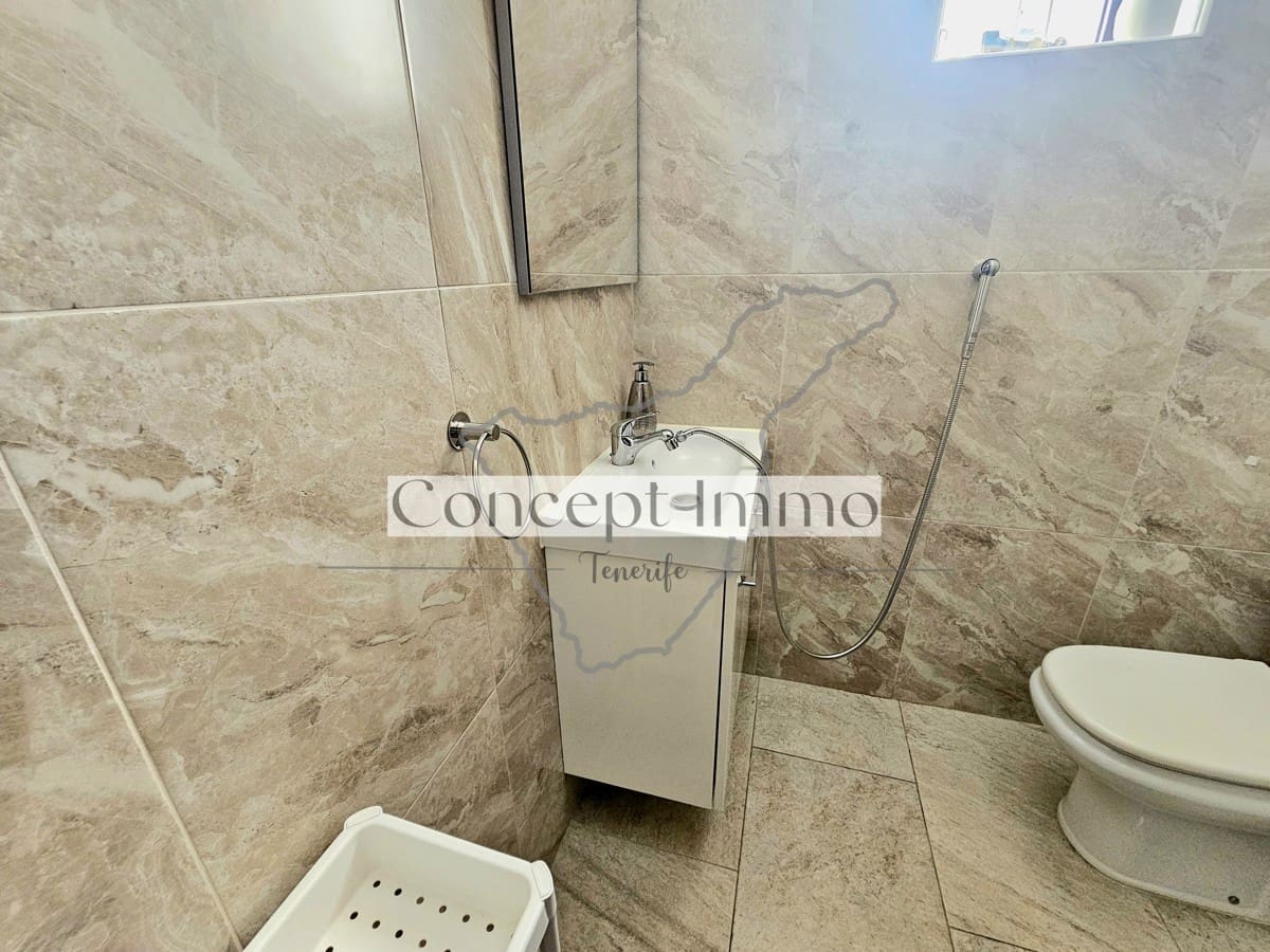 5 soveværelse Villa til salg i Costa Adeje med swimmingpool garage - € 600.000 (Ref: 9151093)