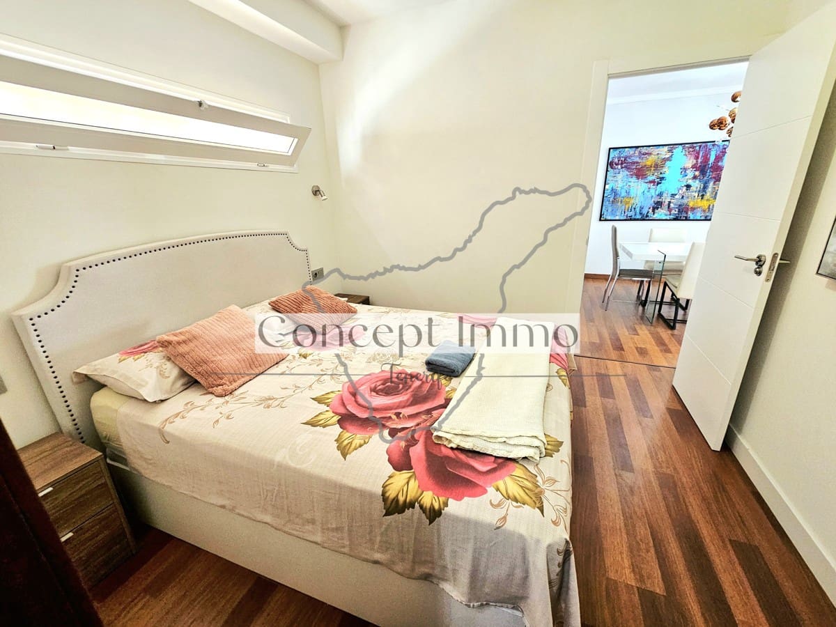 5 soveværelse Villa til salg i Costa Adeje med swimmingpool garage - € 600.000 (Ref: 9151093)