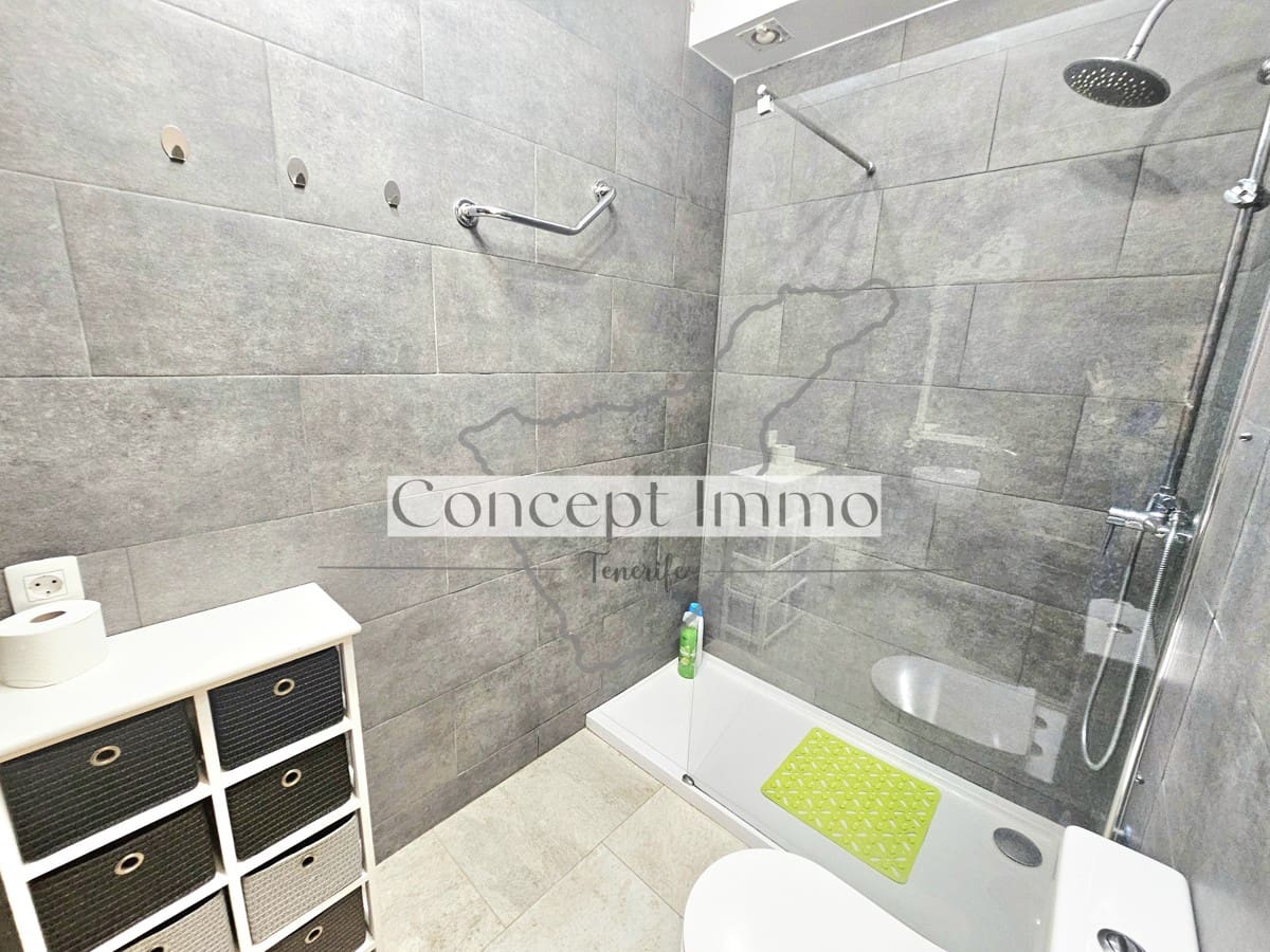 5 soveværelse Villa til salg i Costa Adeje med swimmingpool garage - € 600.000 (Ref: 9151093)