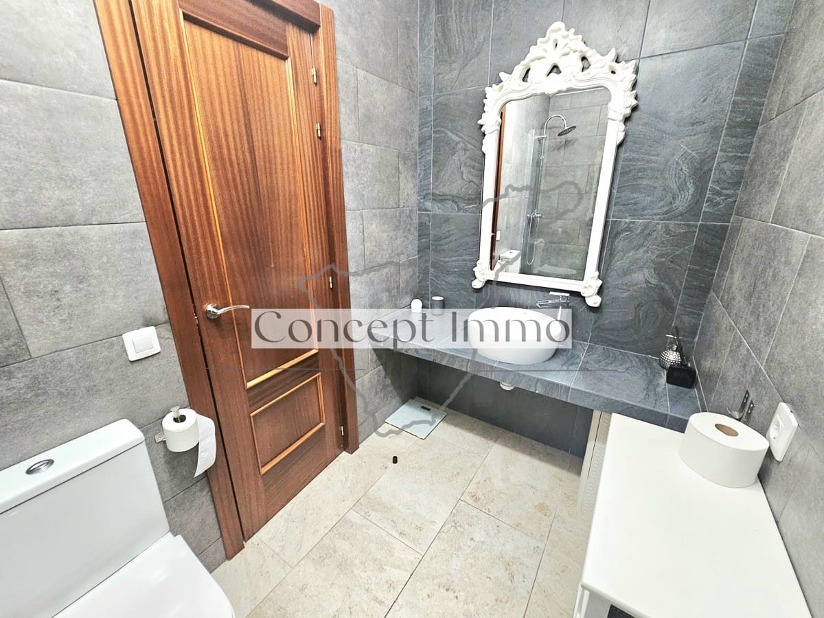 5 soveværelse Villa til salg i Costa Adeje med swimmingpool garage - € 600.000 (Ref: 9151093)