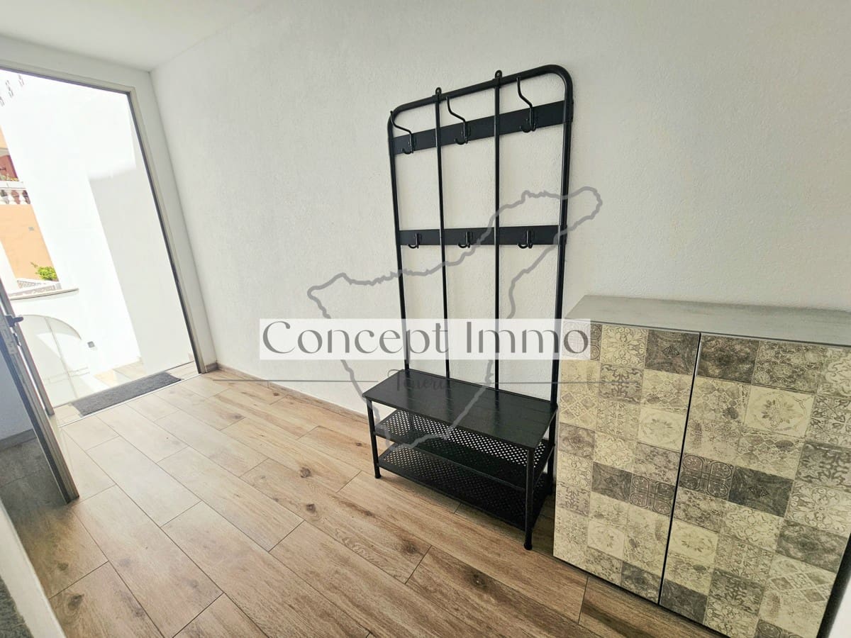 5 soveværelse Villa til salg i Costa Adeje med swimmingpool garage - € 600.000 (Ref: 9151093)