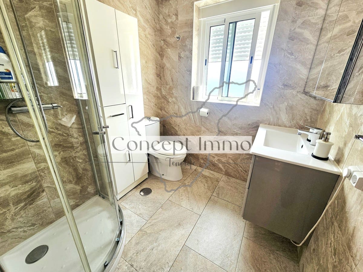 5 soveværelse Villa til salg i Costa Adeje med swimmingpool garage - € 600.000 (Ref: 9151093)