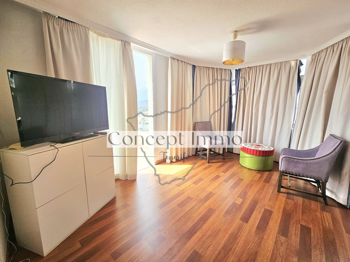 5 soveværelse Villa til salg i Costa Adeje med swimmingpool garage - € 600.000 (Ref: 9151093)