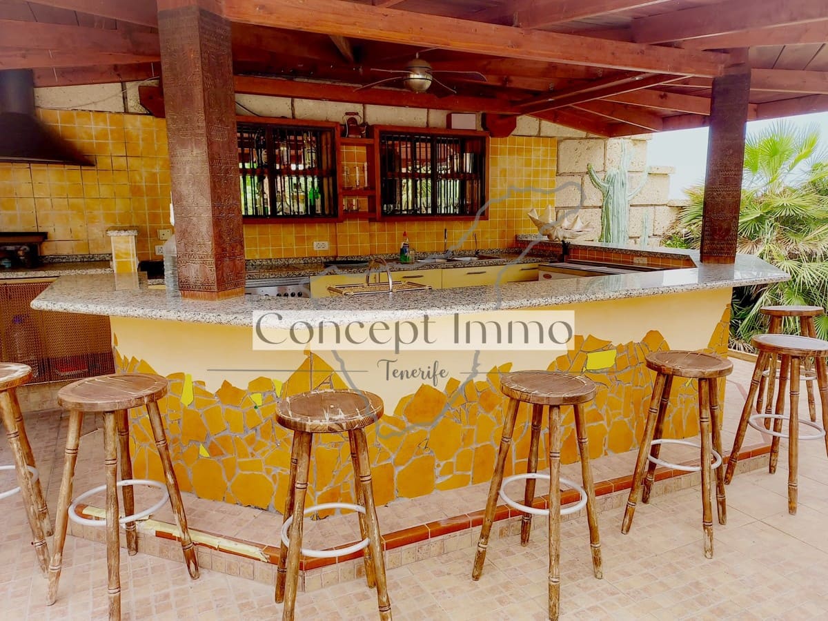 12 soveværelse Hotel til salg i Guia de Isora med swimmingpool - € 2.475.000 (Ref: 9245277)