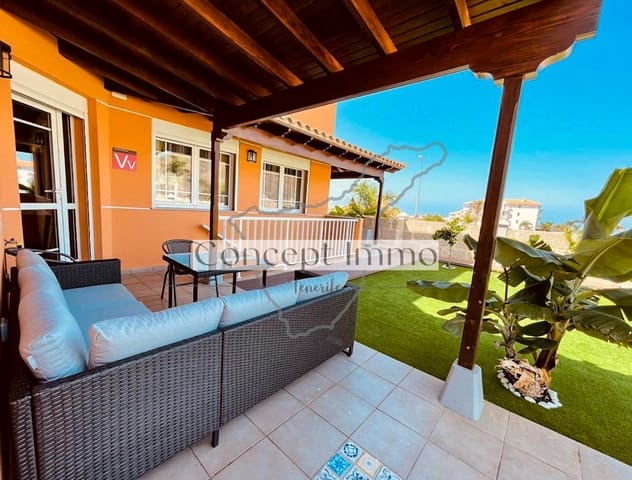 4 soveværelse Byhus til salg i Los Cristianos, Arona med garage - € 775.000 (Ref: 9316020)