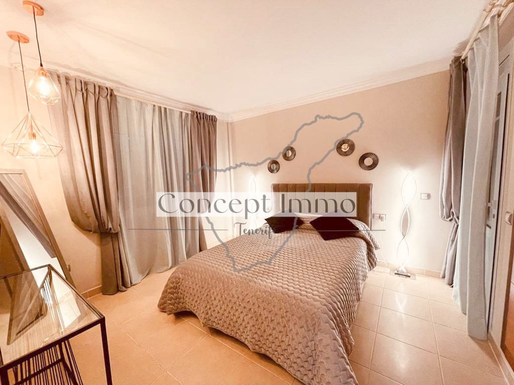 4 soveværelse Byhus til salg i Los Cristianos med garage - € 775.000 (Ref: 9316020)