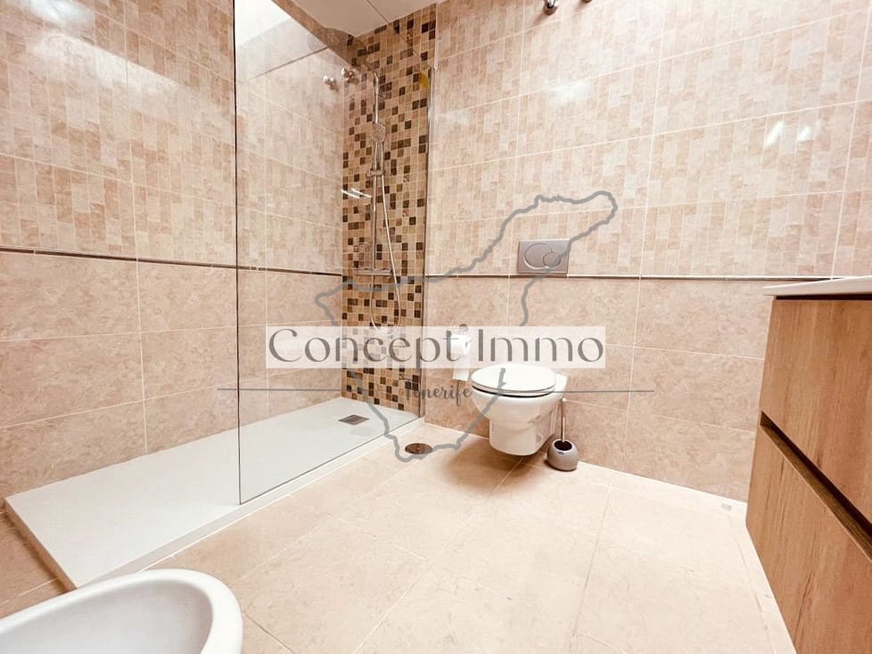 4 soveværelse Byhus til salg i Los Cristianos med garage - € 775.000 (Ref: 9316020)