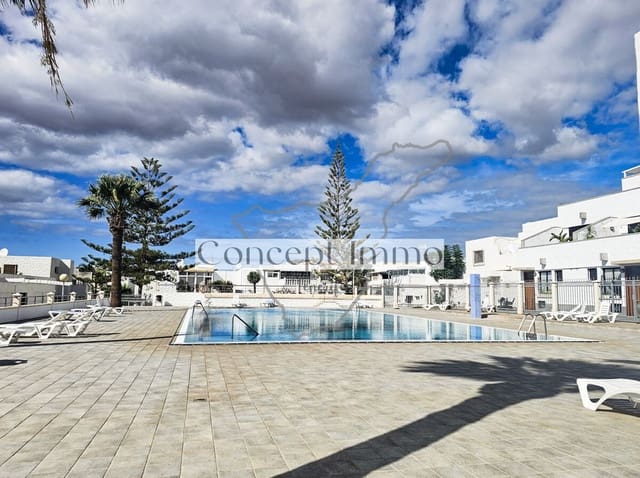 2 makuuhuone Rivitalo myytävänä paikassa Costa del Silencio, Arona mukana uima-altaan 
autotalli - 199 000 € (Ref: 9402711)