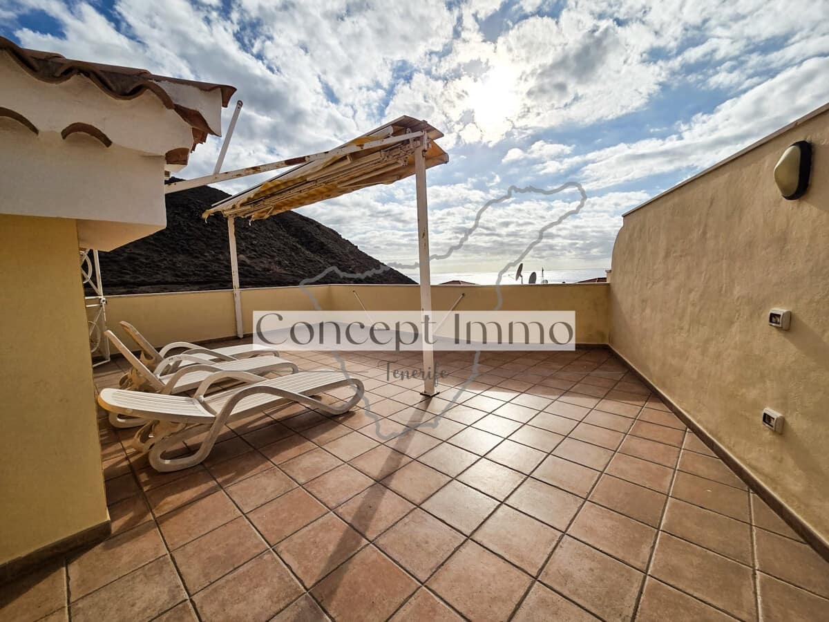 2 soverom Penthouse til salgs i Los Cristianos med svømmebasseng garasje - € 670 000 (Ref: 9405862)