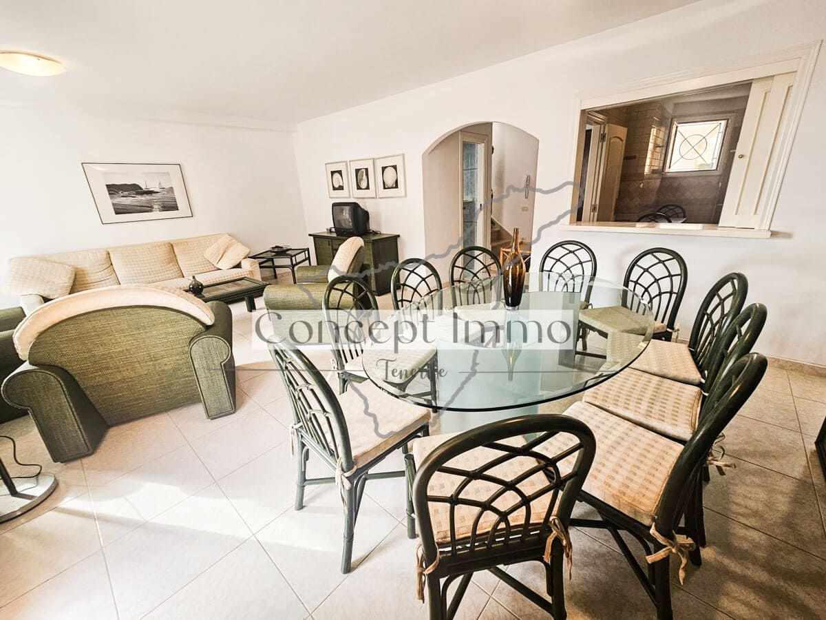 2 soverom Penthouse til salgs i Los Cristianos med svømmebasseng garasje - € 670 000 (Ref: 9405862)