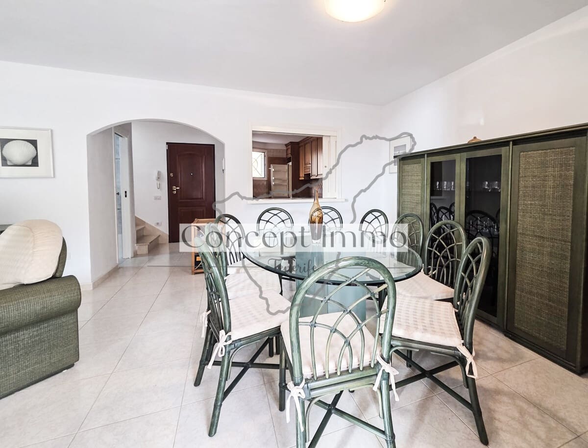 2 soverom Penthouse til salgs i Los Cristianos med svømmebasseng garasje - € 670 000 (Ref: 9405862)