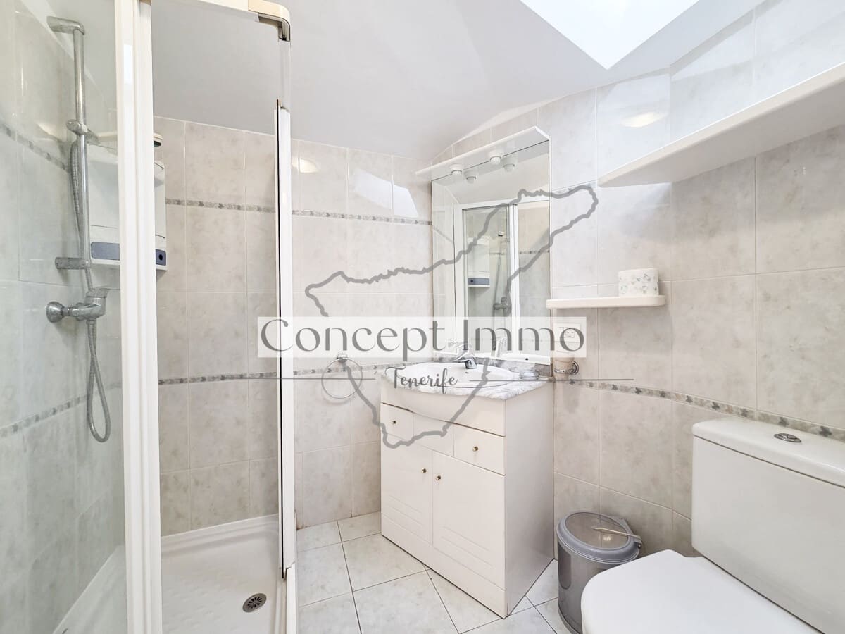 2 soverom Penthouse til salgs i Los Cristianos med svømmebasseng garasje - € 670 000 (Ref: 9405862)