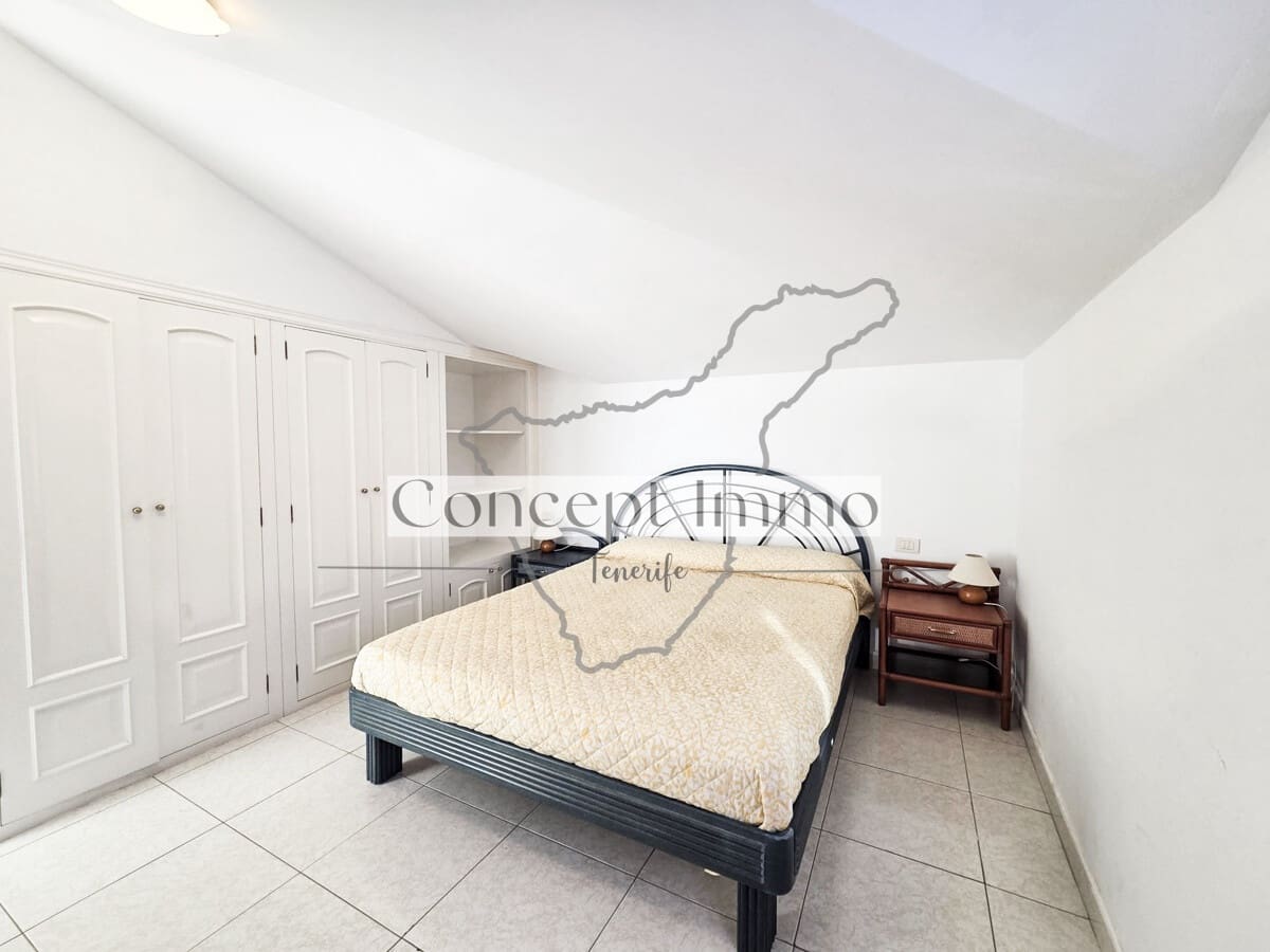 2 soverom Penthouse til salgs i Los Cristianos med svømmebasseng garasje - € 670 000 (Ref: 9405862)