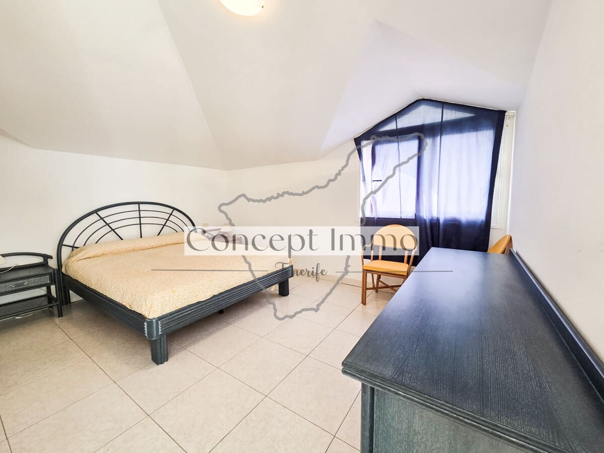 2 soverom Penthouse til salgs i Los Cristianos med svømmebasseng garasje - € 670 000 (Ref: 9405862)