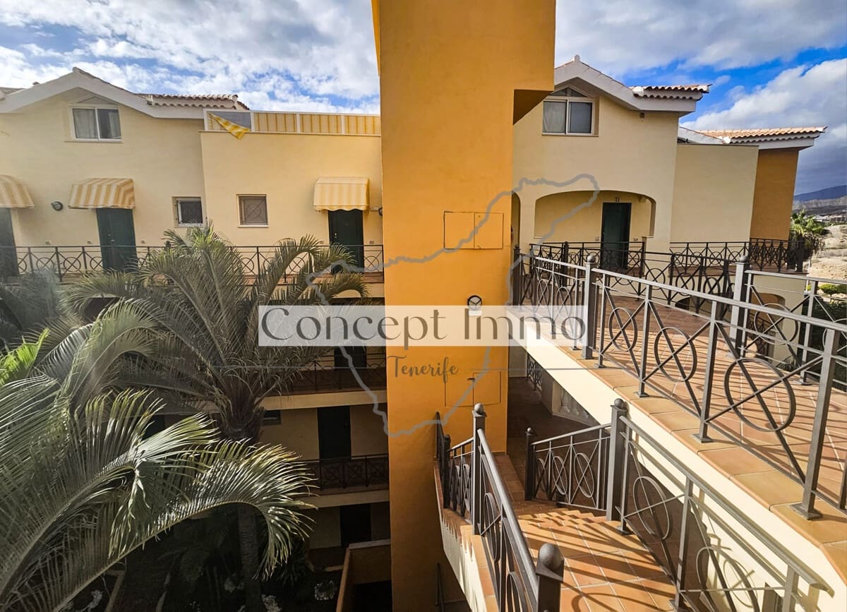 2 soverom Penthouse til salgs i Los Cristianos med svømmebasseng garasje - € 670 000 (Ref: 9405862)