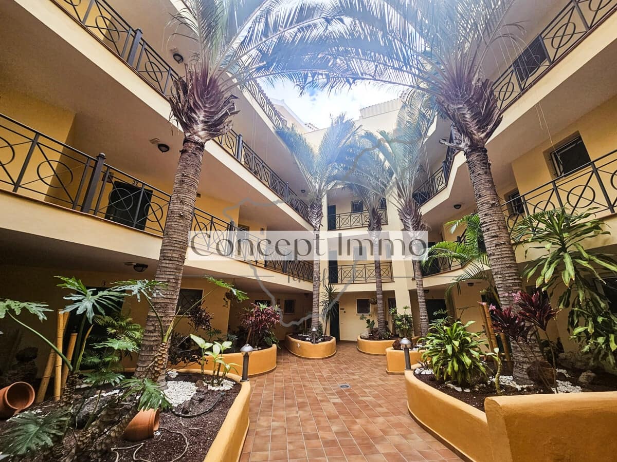 2 soverom Penthouse til salgs i Los Cristianos med svømmebasseng garasje - € 670 000 (Ref: 9405862)