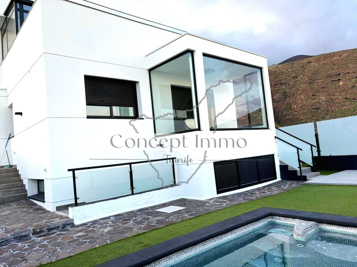 3 bedroom Townhouse for sale in Candelaria with pool garage - € 725,000 (Ref: 9498010)