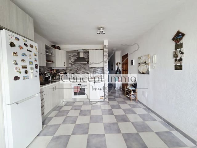 2 bedroom Flat for sale in La Camella, Arona - € 235,000 (Ref: 9511278)