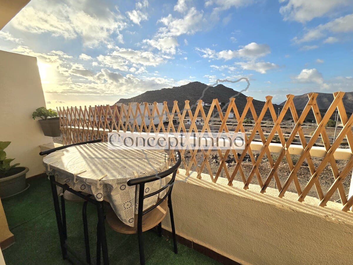 2 bedroom Flat for sale in La Camella - € 235,000 (Ref: 9511278)