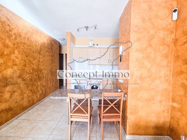 2 sovrum Lägenhet till salu i Buzanada, Arona med garage - 210 000 € (Ref: 9572273)