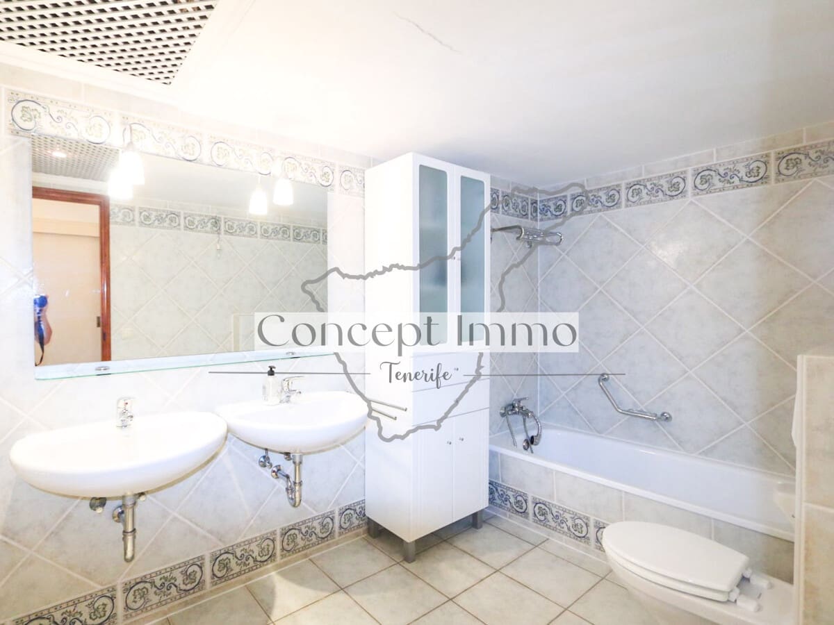 2 slaapkamer Bungalow te koop in Costa Adeje met zwembad - € 550.000 (Ref: 9629211)