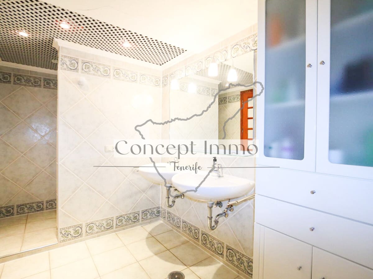 2 slaapkamer Bungalow te koop in Costa Adeje met zwembad - € 550.000 (Ref: 9629211)