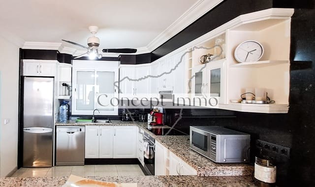2 chambre Appartement à vendre à Roque del Conde, Adeje avec piscine garage - 400 000 € (Ref: 9629490)