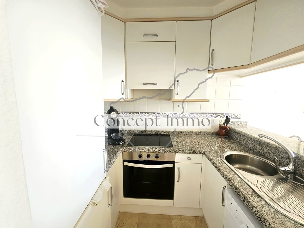 2 makuuhuone Asunto myytävänä paikassa Costa Adeje mukana uima-altaan - 549 000 € (Ref: 9638082)