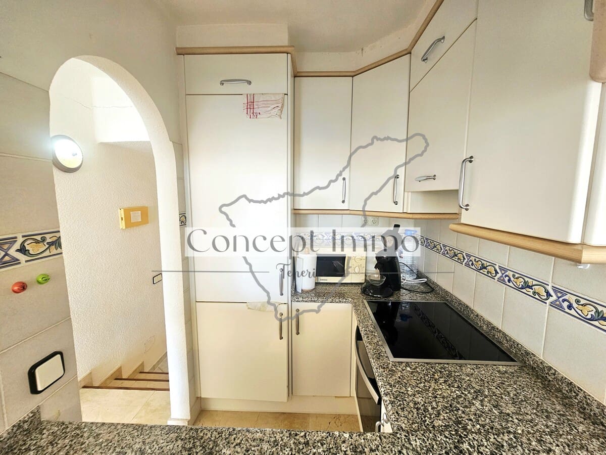 2 makuuhuone Asunto myytävänä paikassa Costa Adeje mukana uima-altaan - 549 000 € (Ref: 9638082)