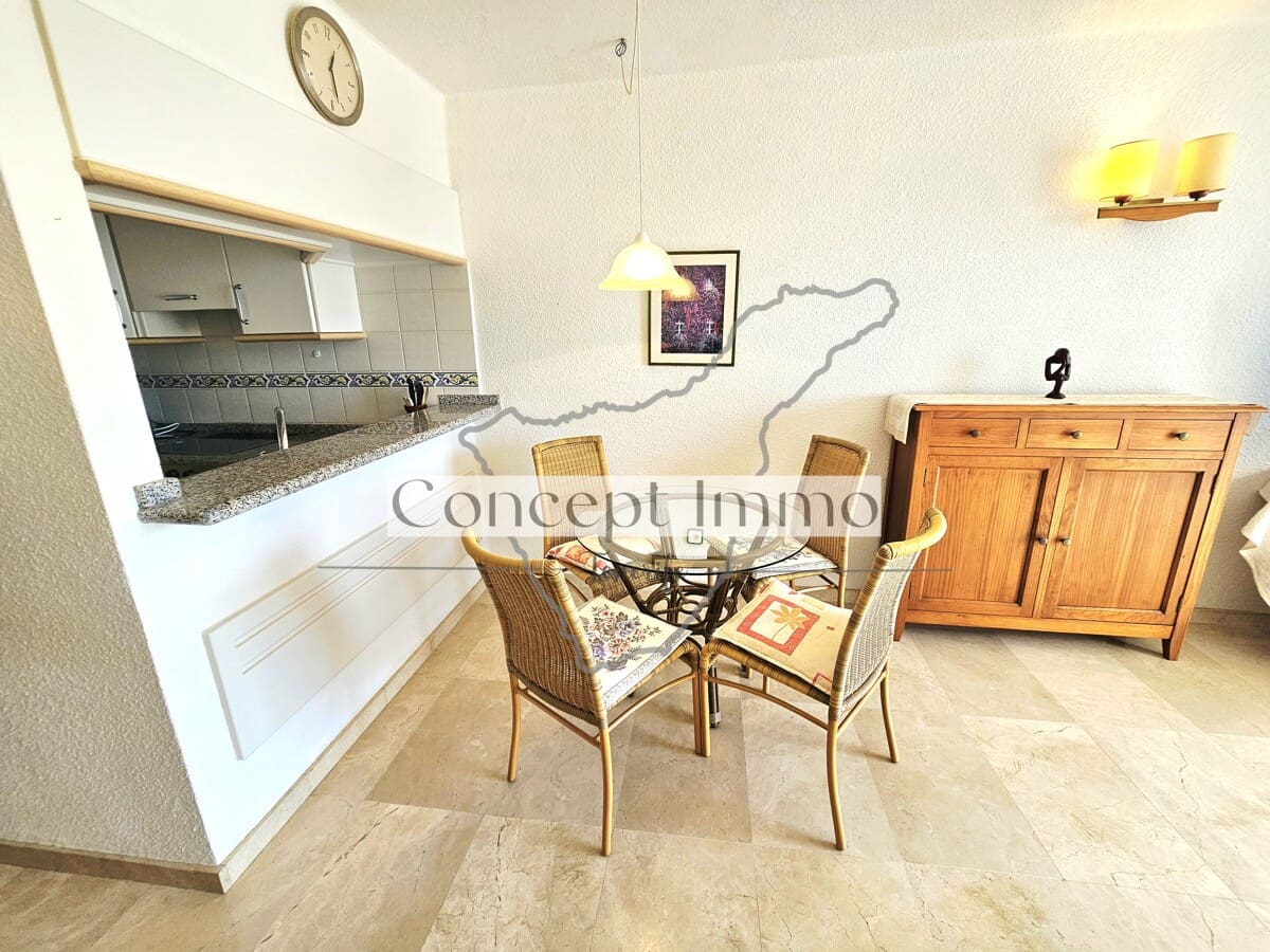 2 makuuhuone Asunto myytävänä paikassa Costa Adeje mukana uima-altaan - 549 000 € (Ref: 9638082)