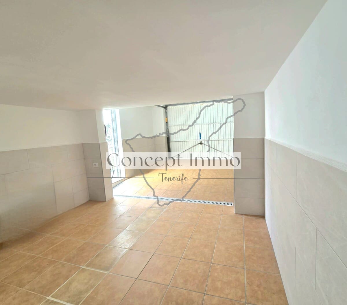 3 makuuhuone Omakotitalo myytävänä paikassa Palm-Mar mukana 
autotalli - 580 000 € (Ref: 9643393)